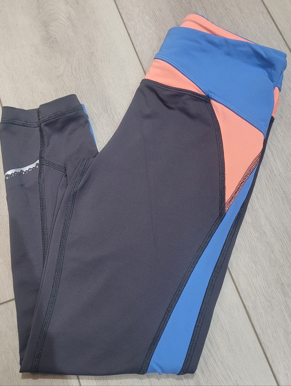 Ivivva Girl's Colorblock Cropped Athleisure Leggings 10 Gray Blue Coral